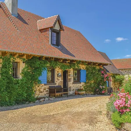 Holiday home 3 Bedroom Lovely Home In St, Priest La Fougeres La Coquille