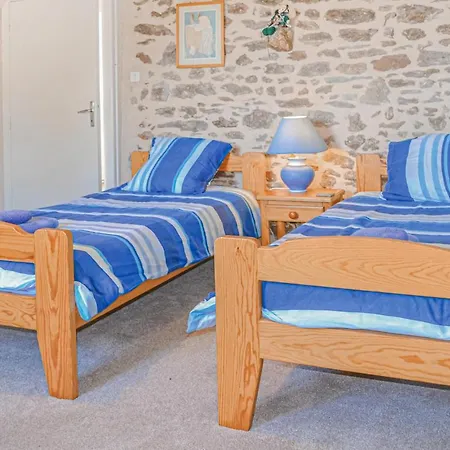 Holiday home 3 Bedroom Lovely Home In St, Priest La Fougeres
