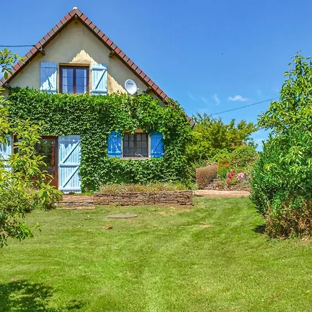 3 Bedroom Lovely Home In St, Priest La Fougeres Holiday home La Coquille